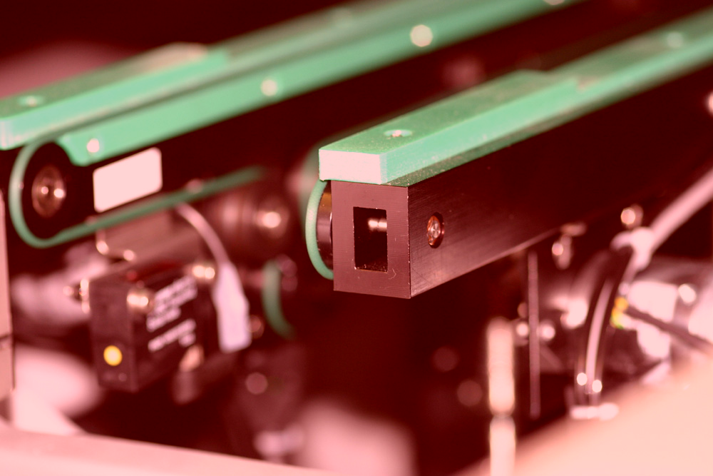 Insertion Machine Red